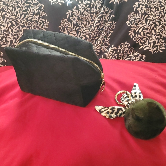 Chic Black Suede Makeup Bag - Picture 4 of 5